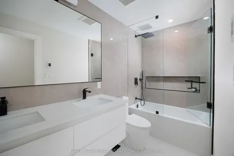 1113 Greenoaks Drive Mississauga ON L5J 3A1