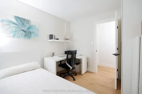 1113 Greenoaks Drive Mississauga ON L5J 3A1