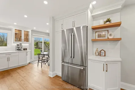 2172 Margot Street Oakville ON L6H 3M1