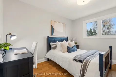 2172 Margot Street Oakville ON L6H 3M1