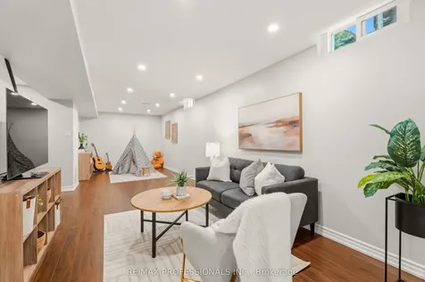 2172 Margot Street Oakville ON L6H 3M1