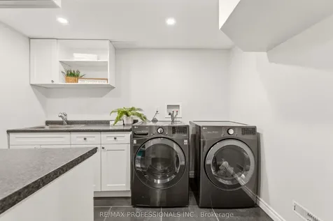 2172 Margot Street Oakville ON L6H 3M1