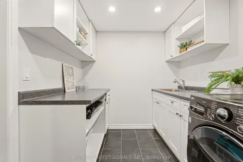 2172 Margot Street Oakville ON L6H 3M1