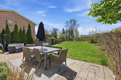 2172 Margot Street Oakville ON L6H 3M1