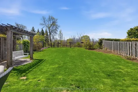 2172 Margot Street Oakville ON L6H 3M1