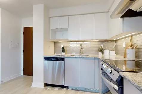 160 Flemington Road Toronto ON M6A 1N6