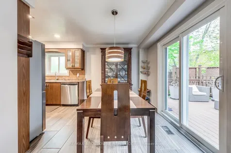 1209 Old Oak Drive Oakville ON L6M 3K6