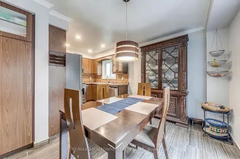 1209 Old Oak Drive Oakville ON L6M 3K6