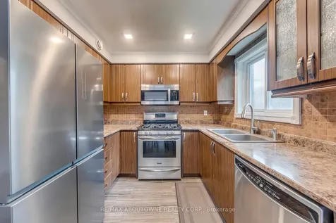 1209 Old Oak Drive Oakville ON L6M 3K6
