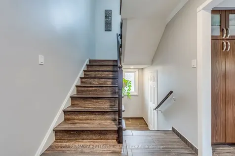1209 Old Oak Drive Oakville ON L6M 3K6
