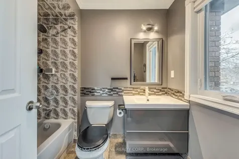 1209 Old Oak Drive Oakville ON L6M 3K6