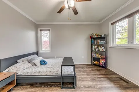 1209 Old Oak Drive Oakville ON L6M 3K6