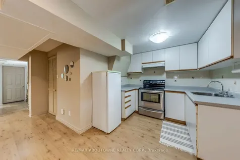 1209 Old Oak Drive Oakville ON L6M 3K6
