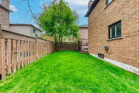 1209 Old Oak Drive Oakville ON L6M 3K6