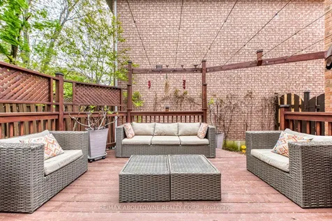 1209 Old Oak Drive Oakville ON L6M 3K6