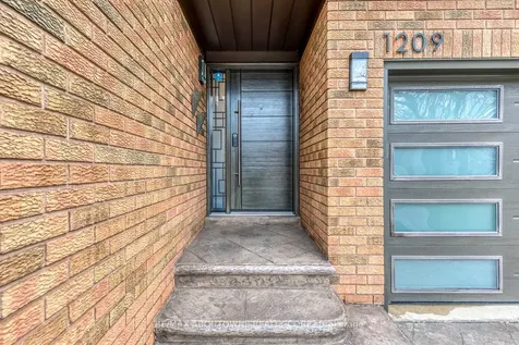 1209 Old Oak Drive Oakville ON L6M 3K6