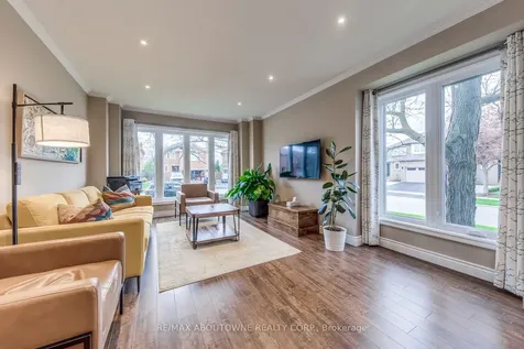 1209 Old Oak Drive Oakville ON L6M 3K6