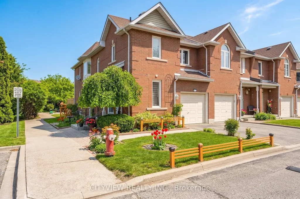 6050 Bidwell Trail Mississauga ON L5V 1V6
