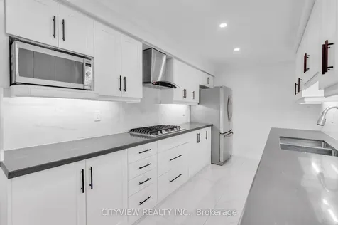 6050 Bidwell Trail Mississauga ON L5V 1V6