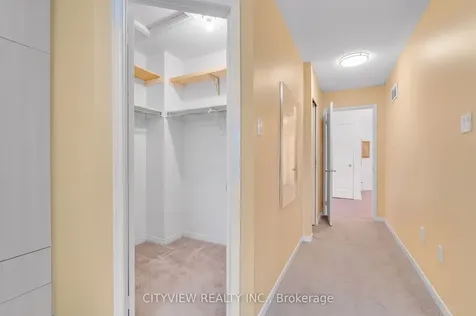 6050 Bidwell Trail Mississauga ON L5V 1V6