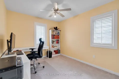 6050 Bidwell Trail Mississauga ON L5V 1V6