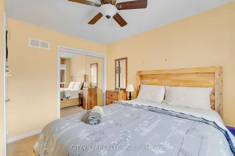 6050 Bidwell Trail Mississauga ON L5V 1V6