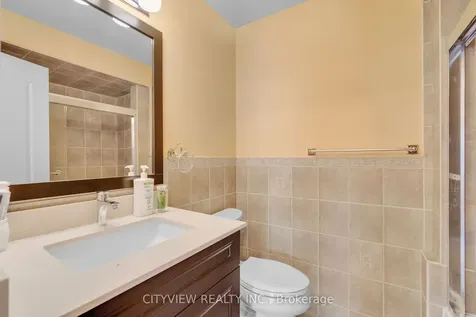 6050 Bidwell Trail Mississauga ON L5V 1V6