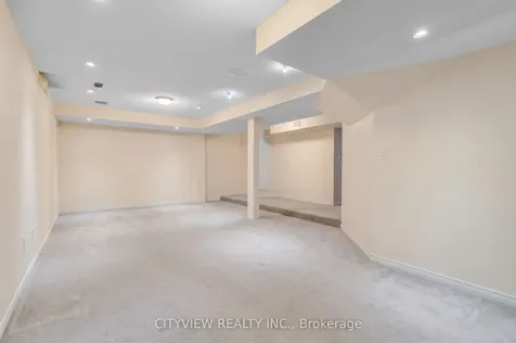 6050 Bidwell Trail Mississauga ON L5V 1V6