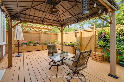 6050 Bidwell Trail Mississauga ON L5V 1V6