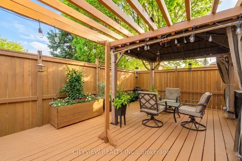 6050 Bidwell Trail Mississauga ON L5V 1V6