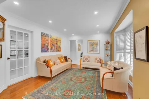 6050 Bidwell Trail Mississauga ON L5V 1V6