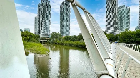 2200 Lake Shore Boulevard W Toronto ON M8V 1A4