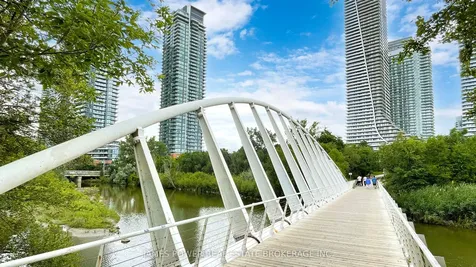 2200 Lake Shore Boulevard W Toronto ON M8V 1A4