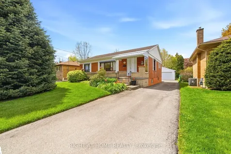 728 Ashley Avenue Burlington ON L7R 2Z3