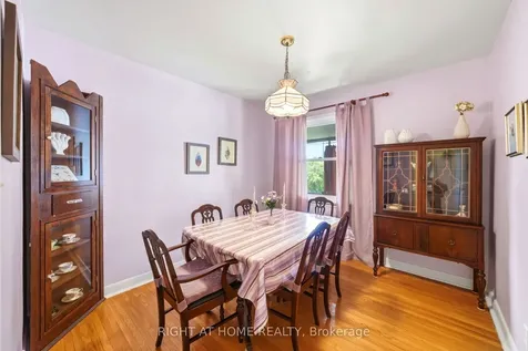 728 Ashley Avenue Burlington ON L7R 2Z3