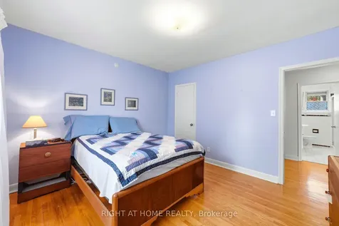 728 Ashley Avenue Burlington ON L7R 2Z3