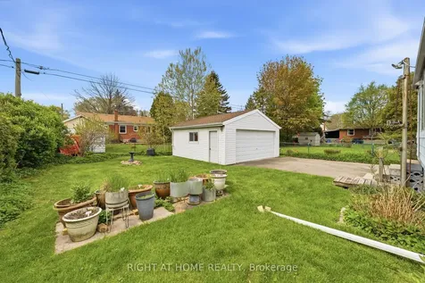728 Ashley Avenue Burlington ON L7R 2Z3