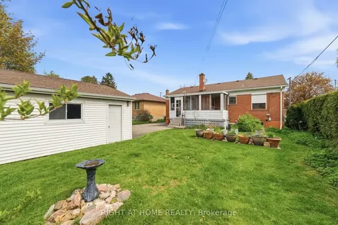 728 Ashley Avenue Burlington ON L7R 2Z3