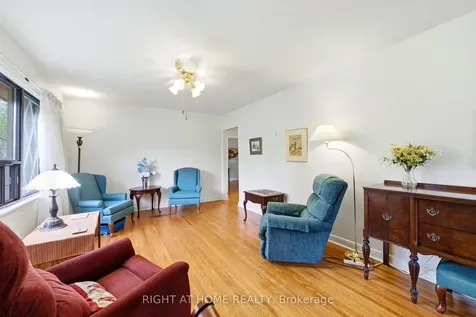 728 Ashley Avenue Burlington ON L7R 2Z3