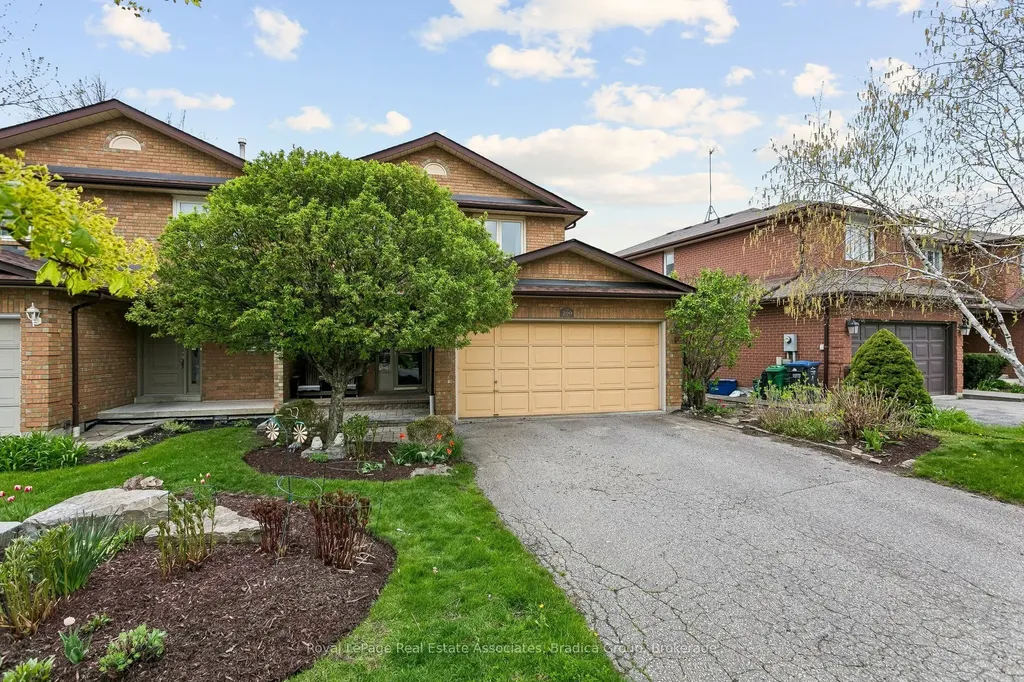 290 Hillside Drive Mississauga ON L5M 1G5