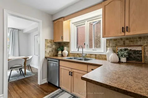 290 Hillside Drive Mississauga ON L5M 1G5