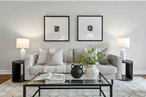 290 Hillside Drive Mississauga ON L5M 1G5