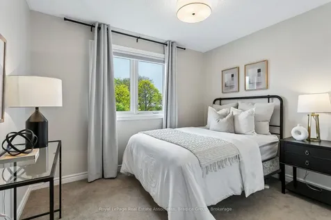 290 Hillside Drive Mississauga ON L5M 1G5