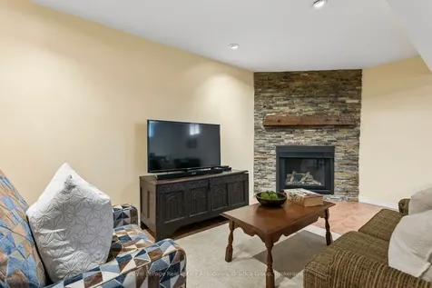 290 Hillside Drive Mississauga ON L5M 1G5