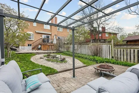 290 Hillside Drive Mississauga ON L5M 1G5