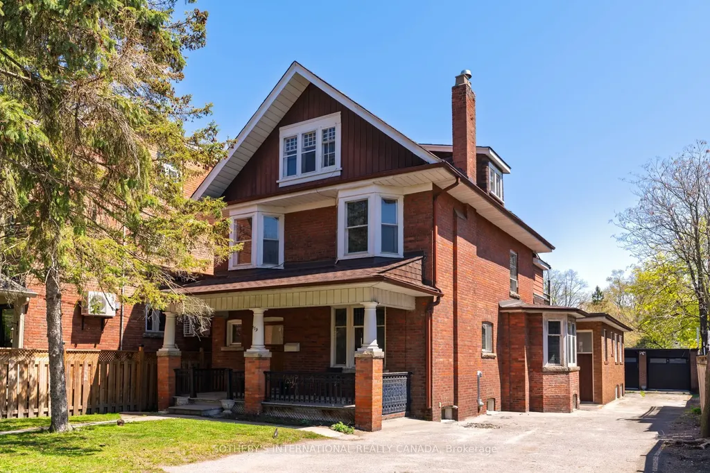 579 Indian Road Toronto ON M6P 2C3