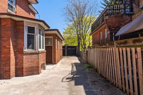 579 Indian Road Toronto ON M6P 2C3