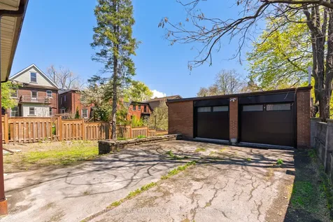 579 Indian Road Toronto ON M6P 2C3