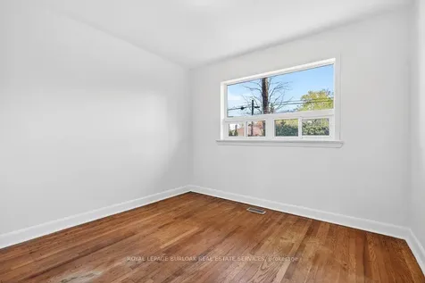 669 Drury Lane Burlington ON L7R 2X8