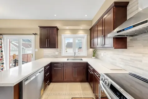 17 Bridgewater Road Oakville ON L6H 6G8
